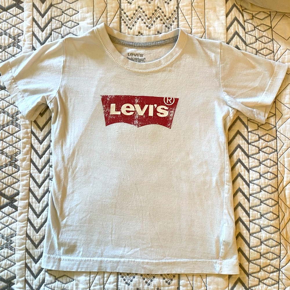 Levi’s‎ T-Shirt | Size 5